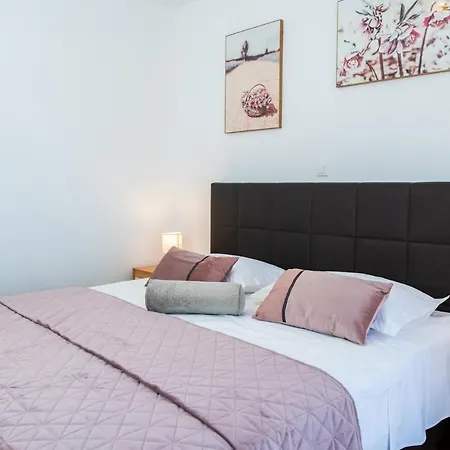 아파트 Sutalo 2 챠브타트