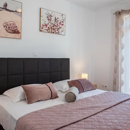Appartement Sutalo 2 *
